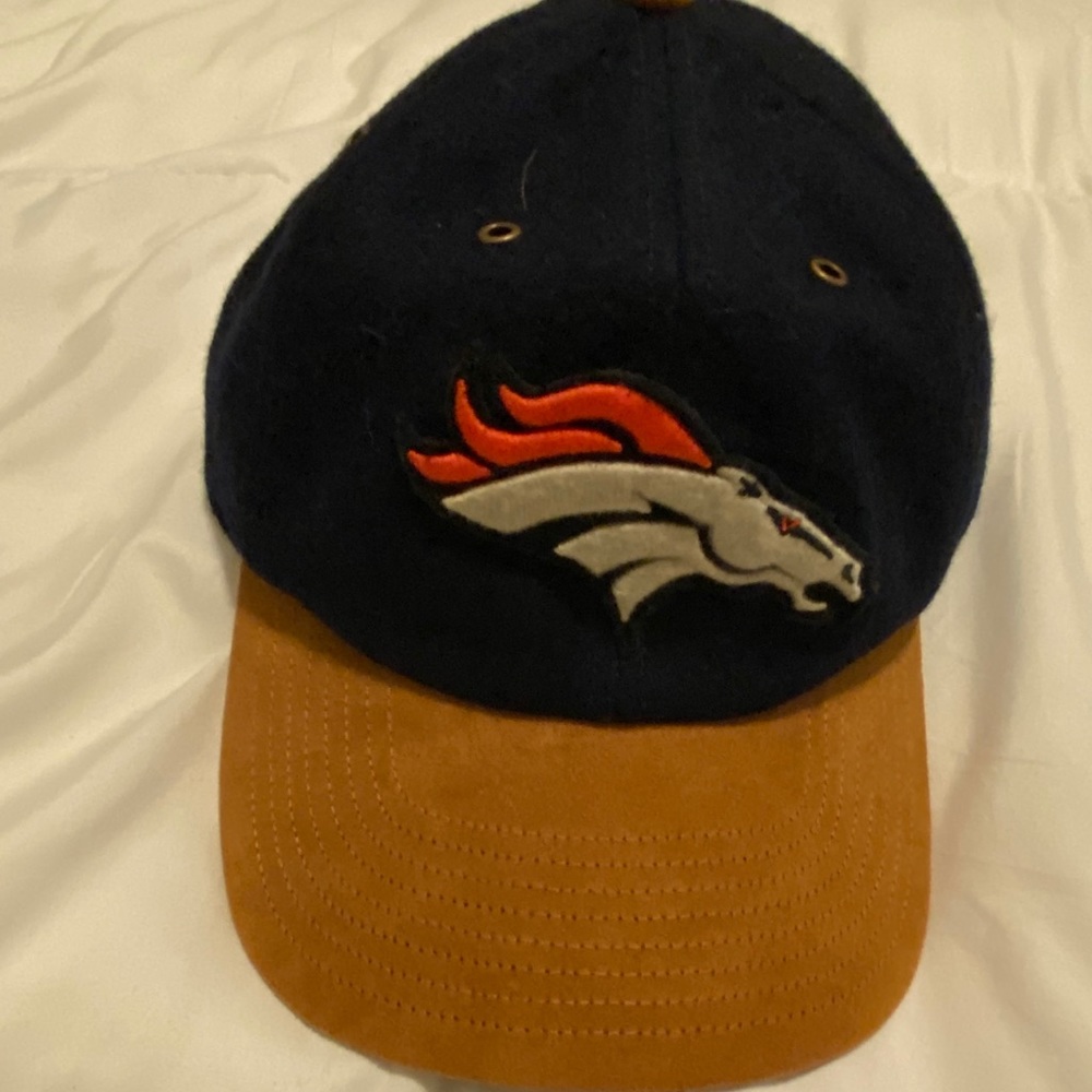 Denver Broncos strap back hat